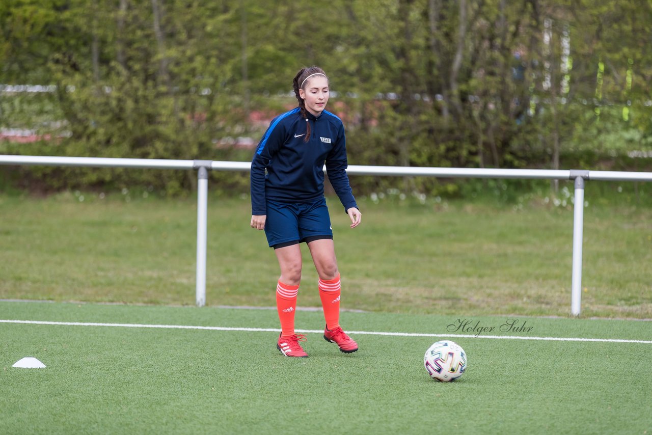 Bild 122 - Co-Trainerin der Frauen Nationalmannschaft Britta Carlson in Wahlstedt